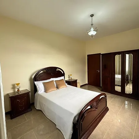 Carmelita House 2 *